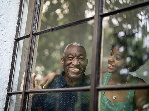 daughter protecting her father from elder fraud